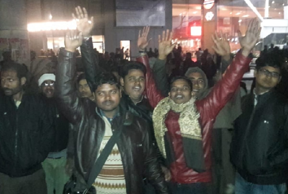 Ruckus at alambagh bus station of lucknow for bus