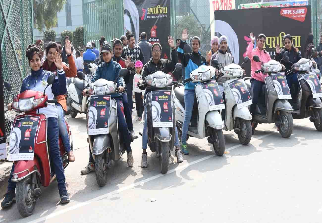 Amar Ujala aprajita-100 million smiles, Vintage Car Rally in kanpur