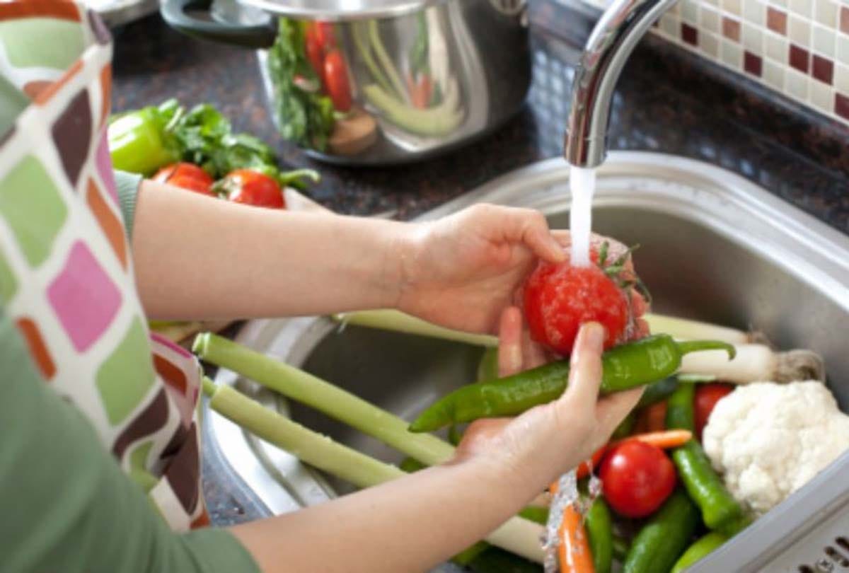 eating vegetables is good for health but know the bad things