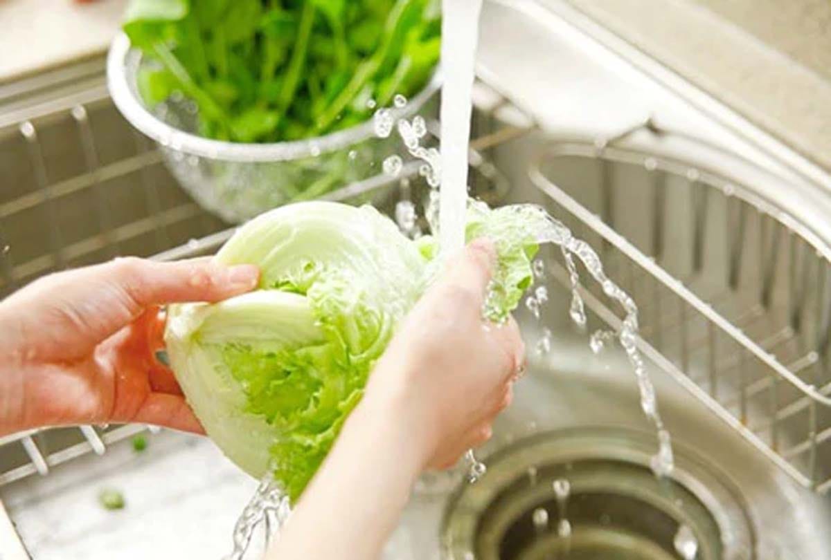 eating vegetables is good for health but know the bad things