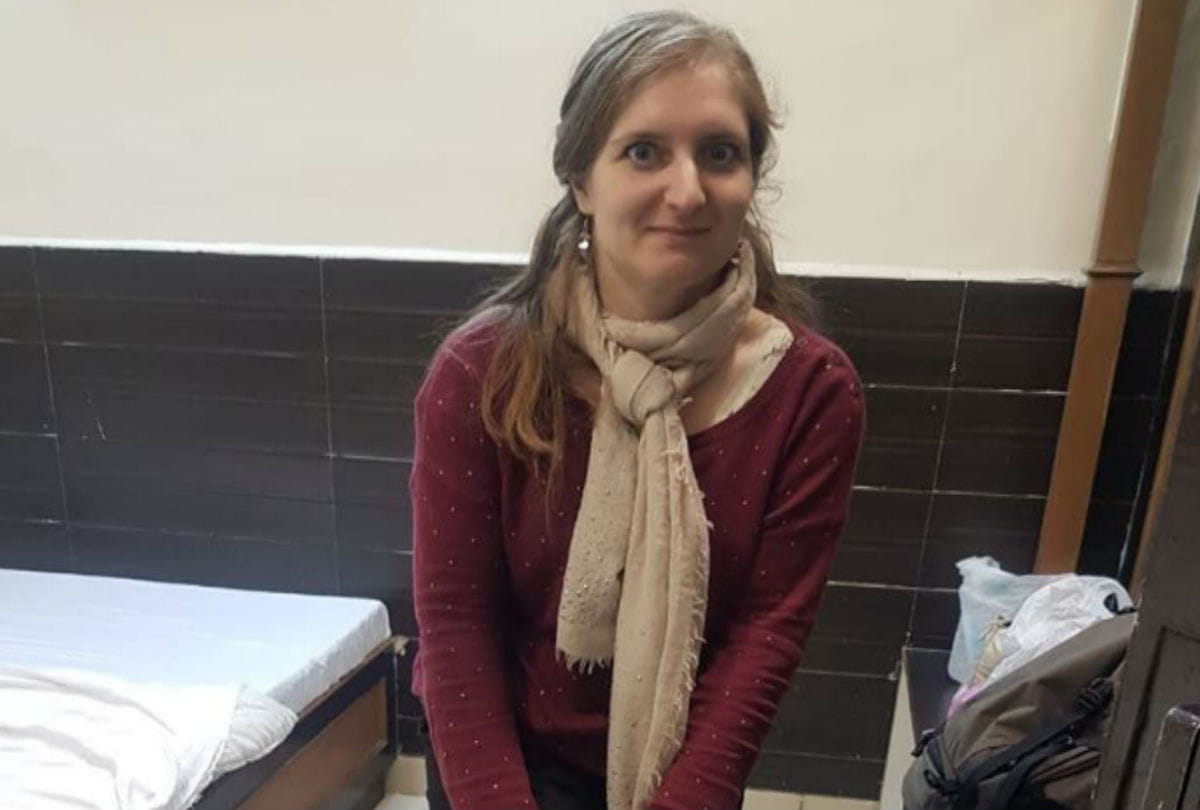 stray dog attacks french tourist near taj mahal