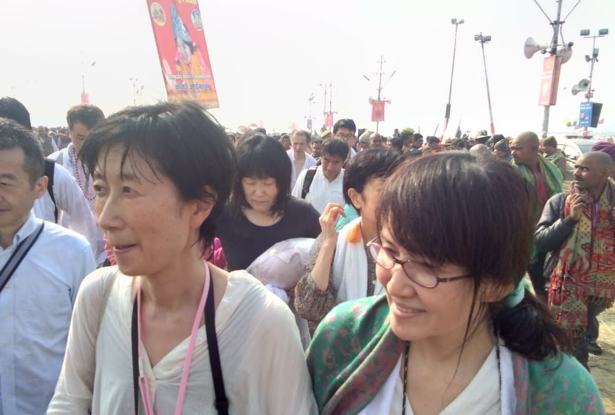 Kumbh mela 2019 why foreigner sadhu Devotees come to sangam prayagraj