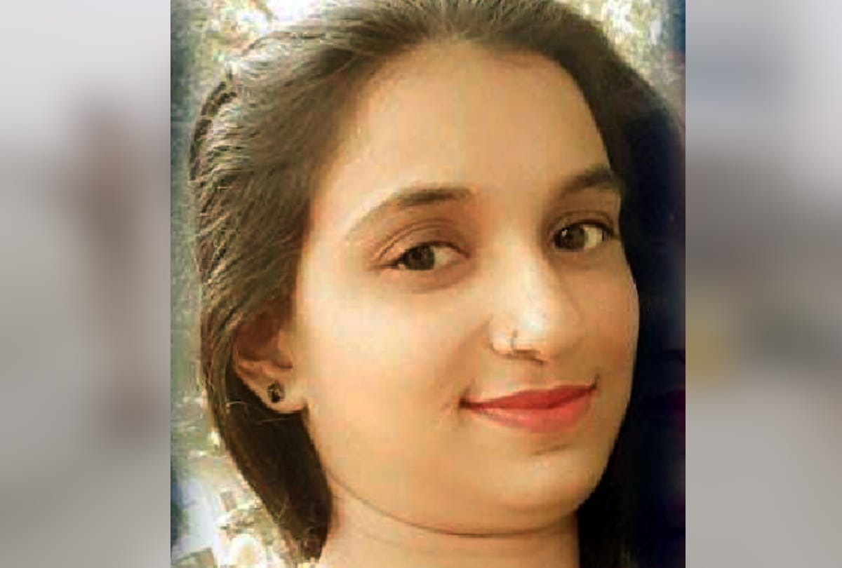 gurugram man stabbed slleping wife 40 times for not making sexual relation with him and dowry