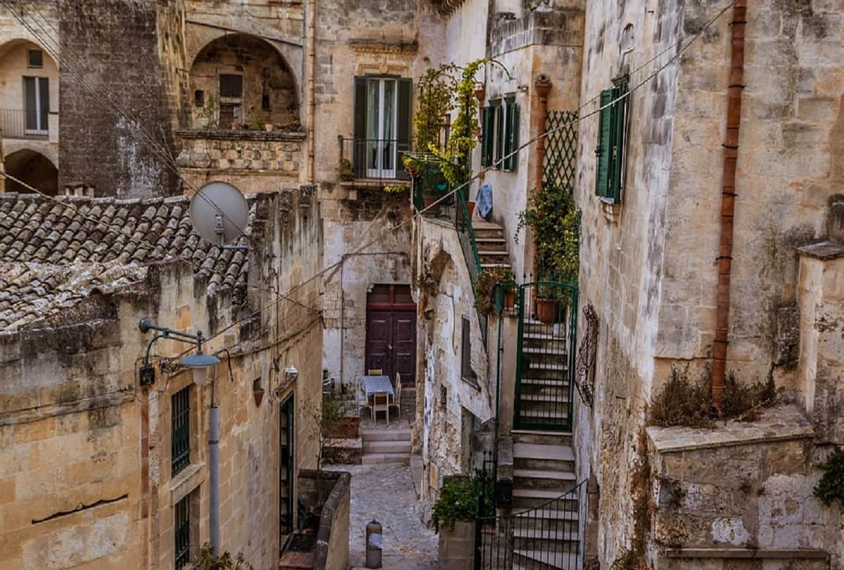 italy citizenship in 1500 rupee know about city of shame