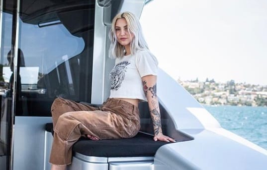 anushka sharma duplicate girl photo viral on social media