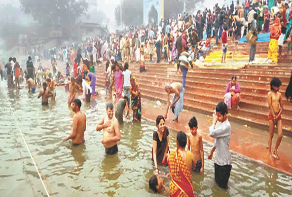 Millions of pilgrims plunge into virtue