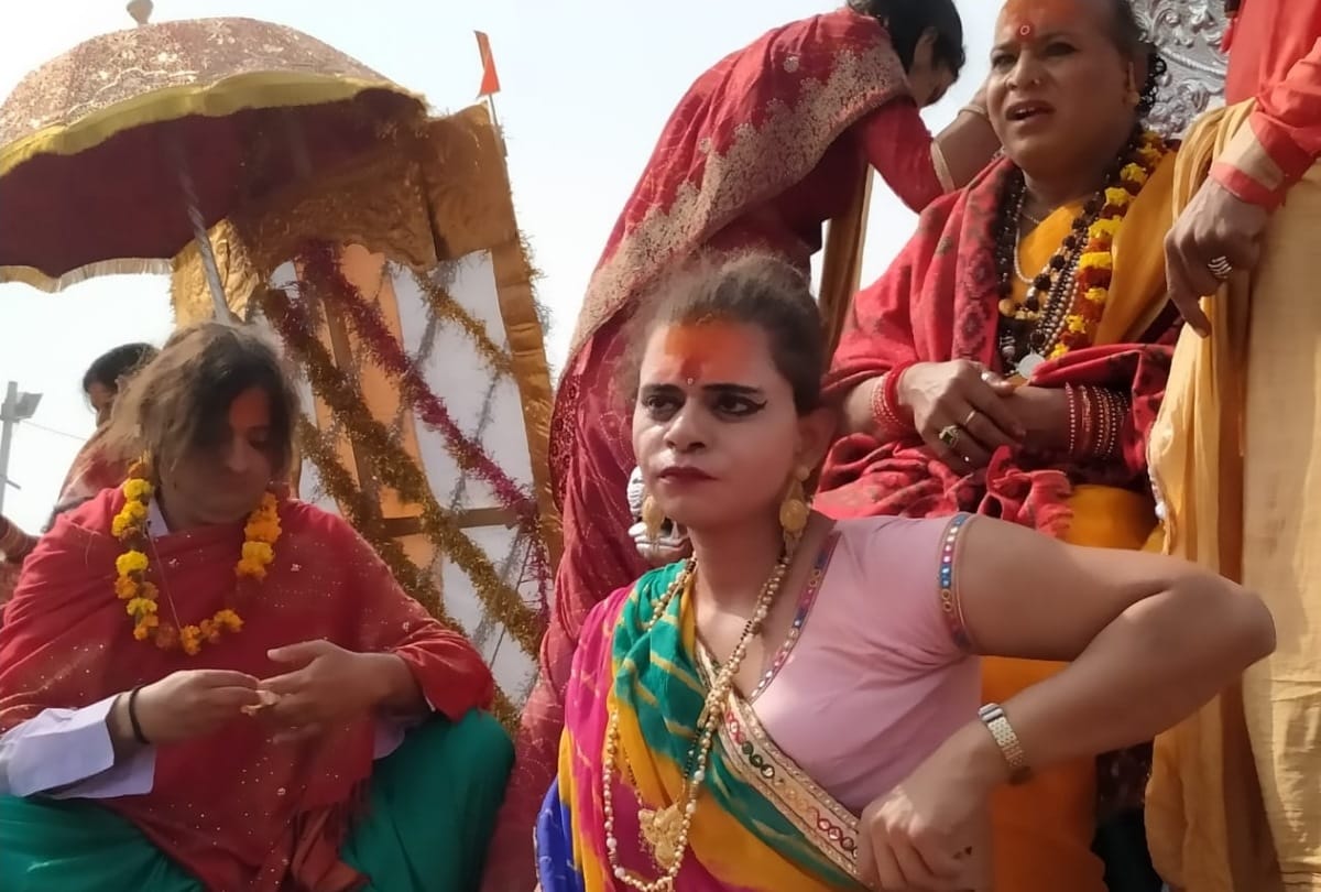 kumbh mela 2019 shahi snan kinner akhara holy dip with juna akhara shahi snan