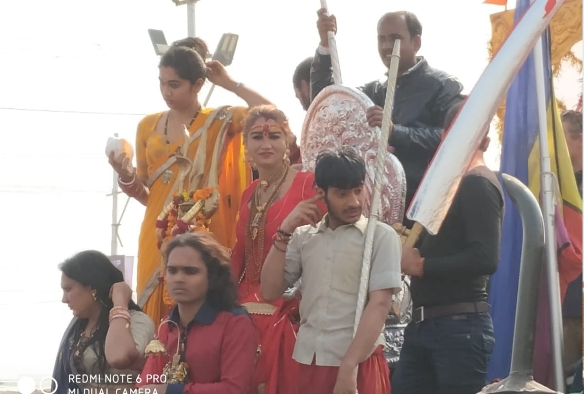 kumbh mela 2019 shahi snan kinner akhara holy dip with juna akhara shahi snan