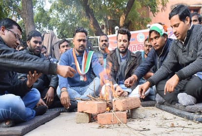 bed students protest in dr bhimrao ambedkar university agra