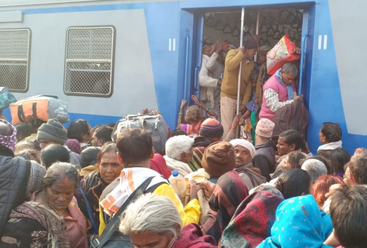 Mauni Amavasya kumbh mela 100 special trains and six thousands buses operates today for devotees