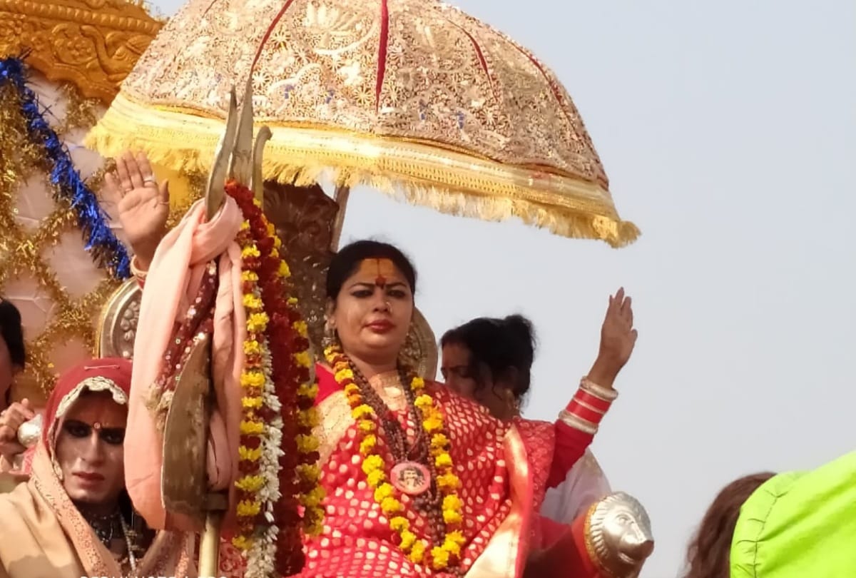 kumbh mela 2019 shahi snan kinner akhara holy dip with juna akhara shahi snan