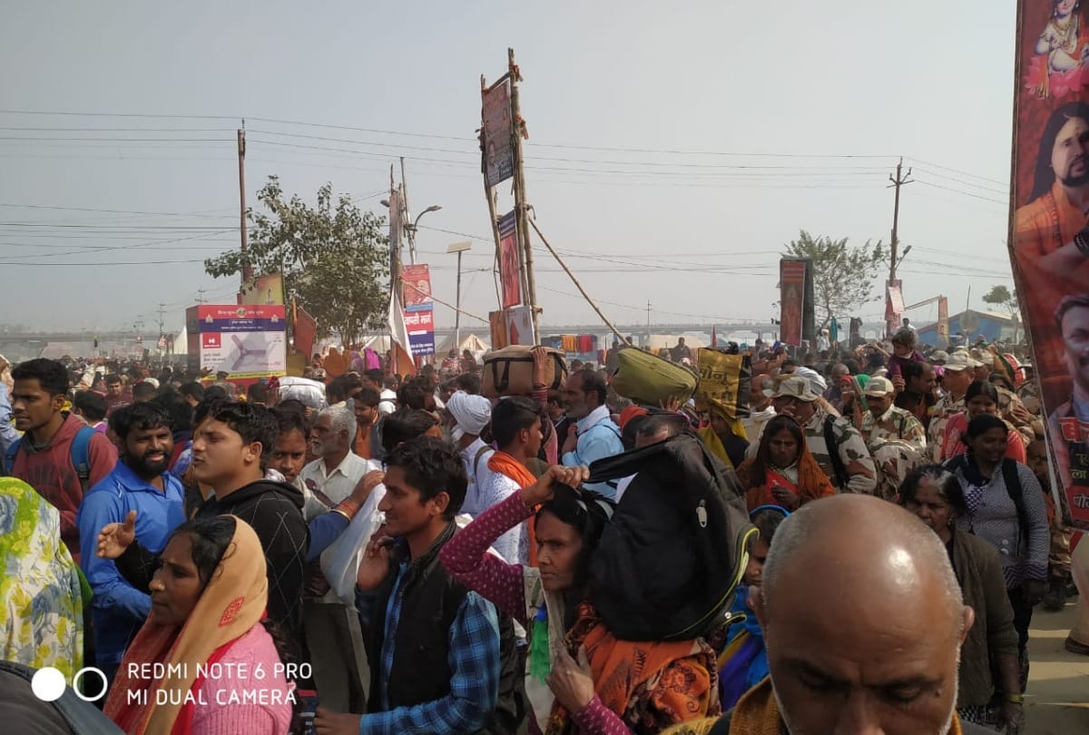 kumbh mela 2019 Devotees holy dip in mauni amavasya snan in sangam prayagraj