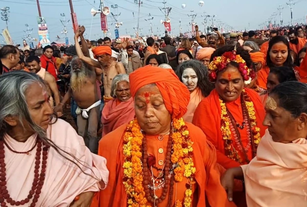 Kumbh mela 2019 Naga sadhu snan in mauni amavasya in sangam prayagraj