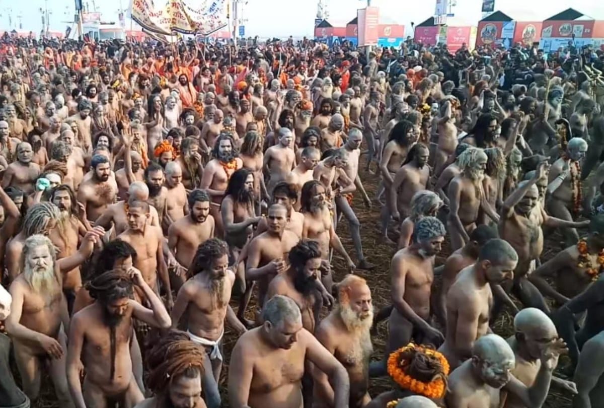 Kumbh mela 2019 Naga sadhu snan in mauni amavasya in sangam prayagraj