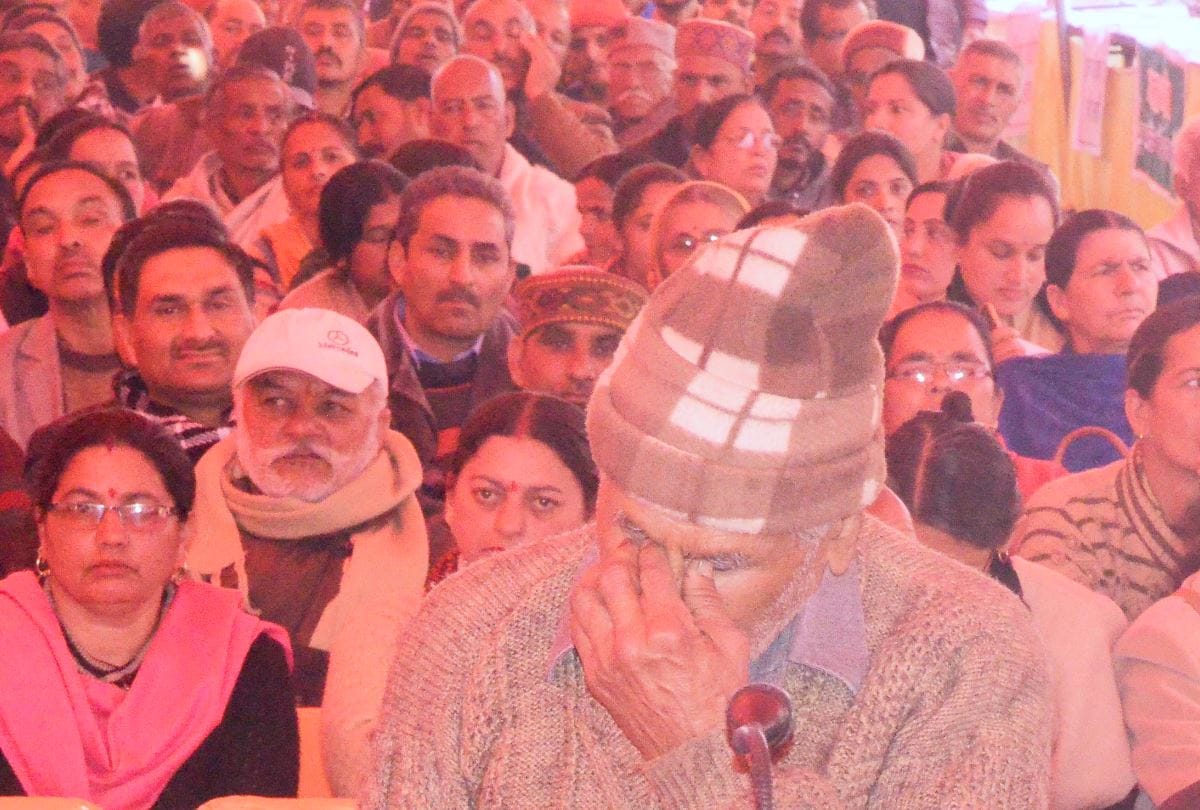 Janmanch Argument between education minister suresh bhardwaj and MC Shimla Mayor Kusum Sadret