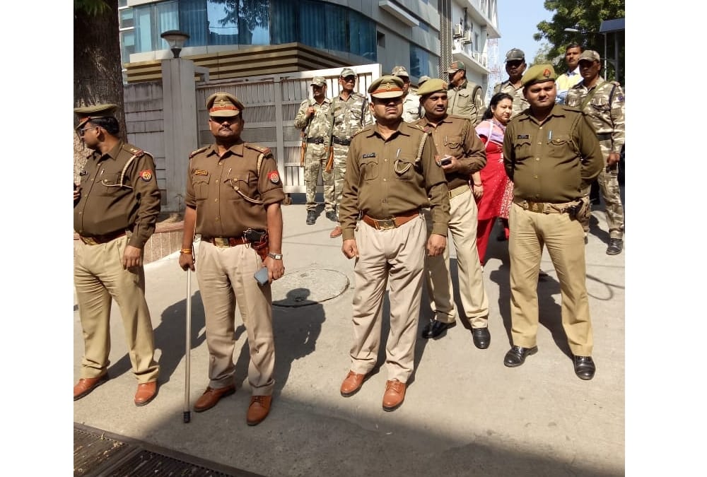 trinmool congress activists protest in lucknow.