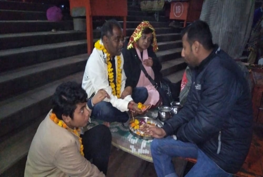 Pandit doing Religious ritual on salary base now in haridwar