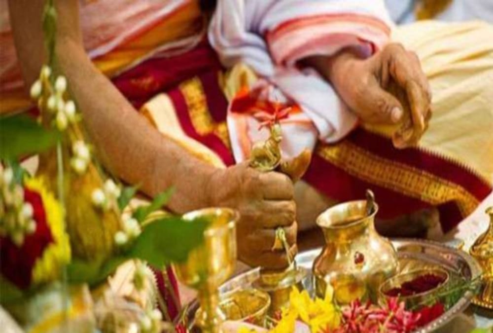 Pandit doing Religious ritual on salary base now in haridwar