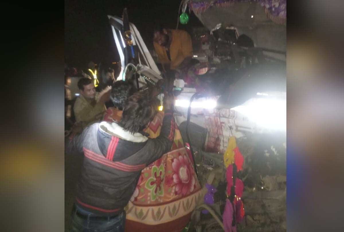 greater noida accident on eastern peripheral expressway 2 died many injured