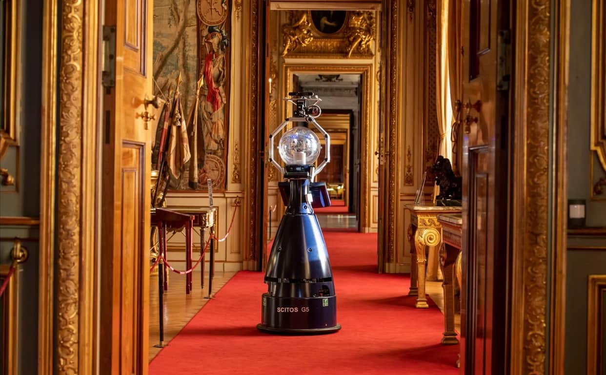 Birthplace of Winston Churchill and World Heritage Site Blenheim palace Tour Guide Robot Betty