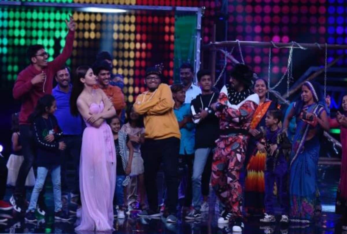 Ranveer Singh troll on social media for his latest look at Super Dancer 3 set