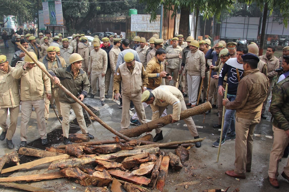 In the protest against Lathi Charge today, the Panchayat Panchayat