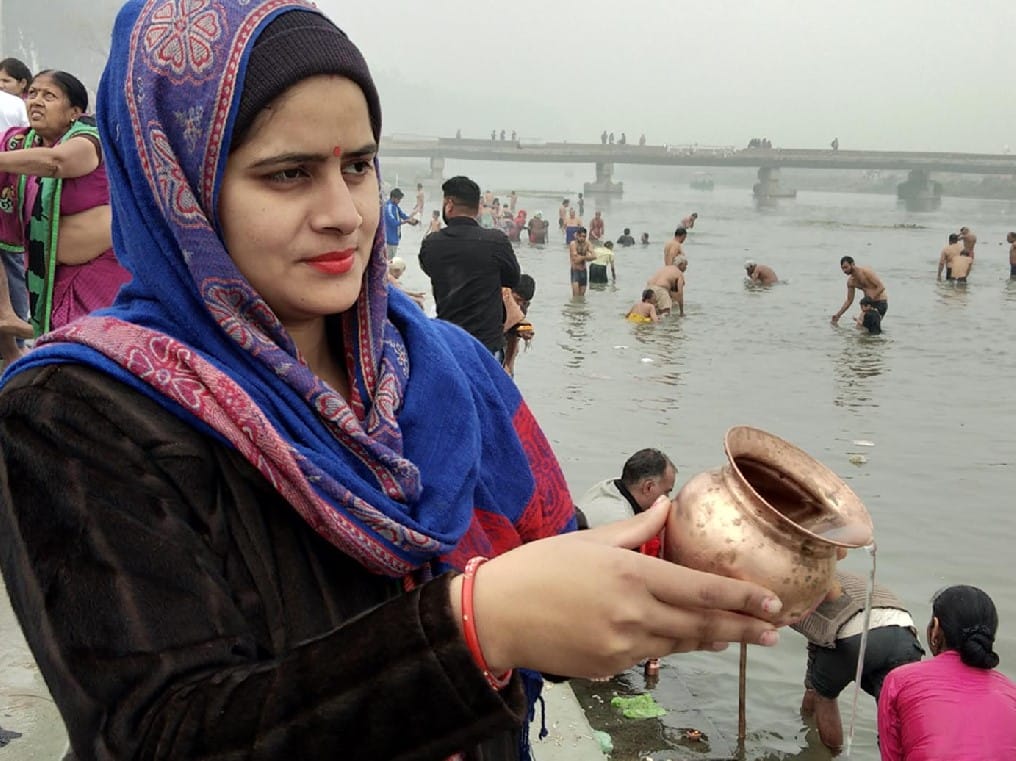 Dive into the Ganges on Mauni Amavasya