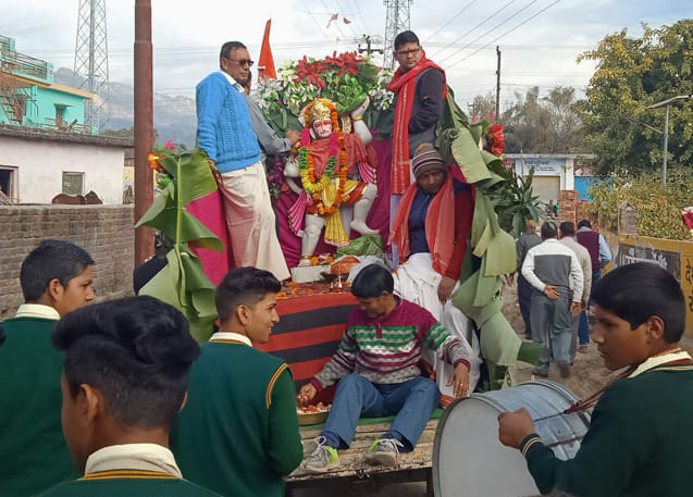 धूमधाम से निकली श्री सिद्धबाबा की कलश यात्रा