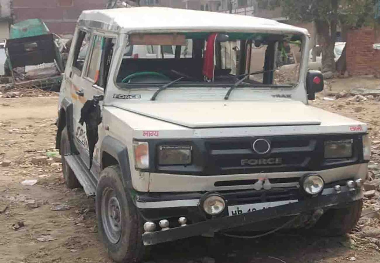 Kumbh mela 2019 sadhu road accident in kanpur, three people died and seven injured