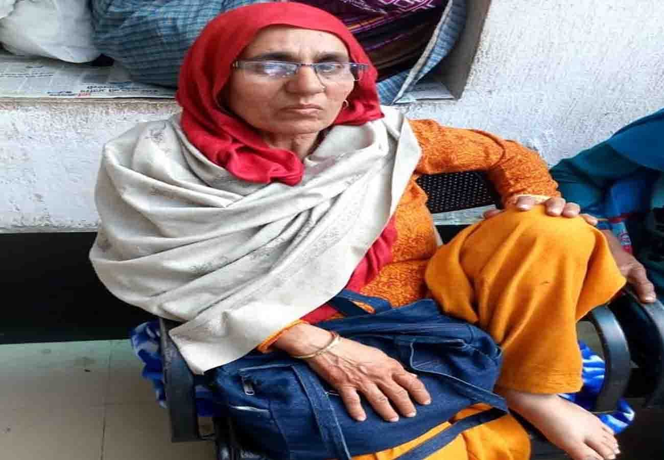 Kumbh mela 2019 sadhu road accident in kanpur, three people died and seven injured
