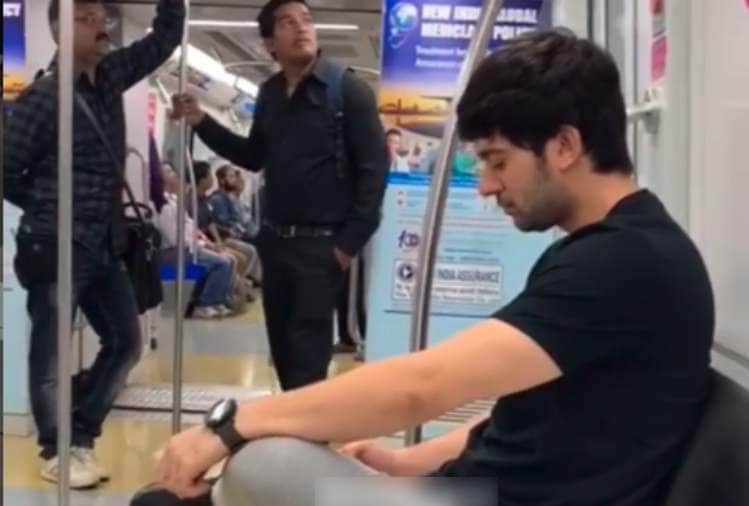 karan deol travel in metro social media user praise sunny deol son