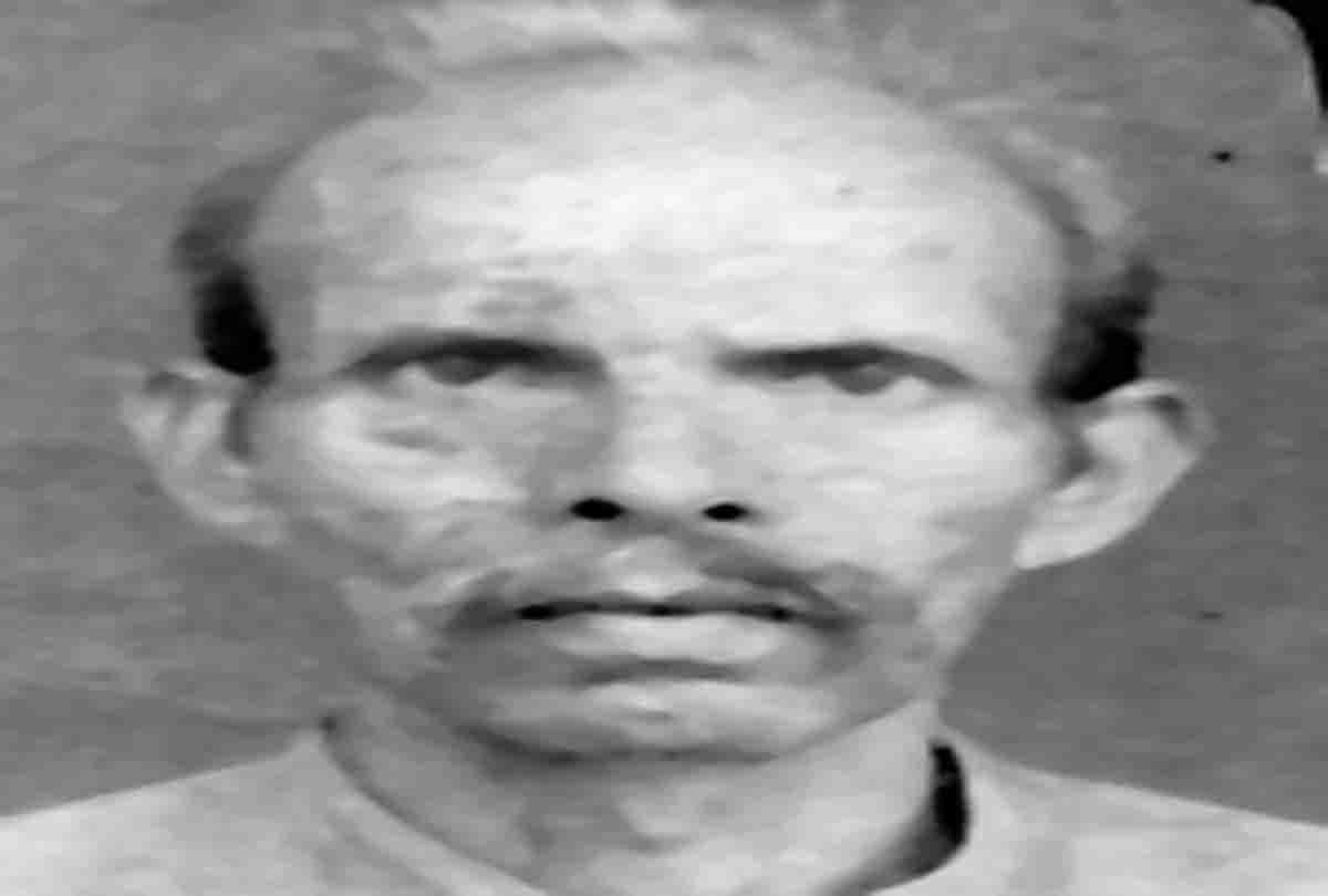 Babuli gang kills clerk's scribe