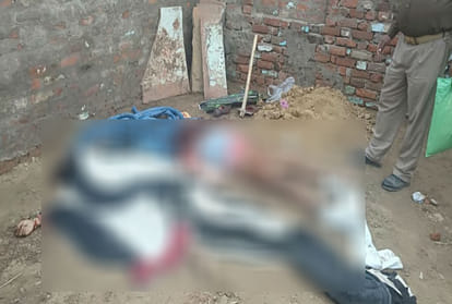 couple killed with axe in agra