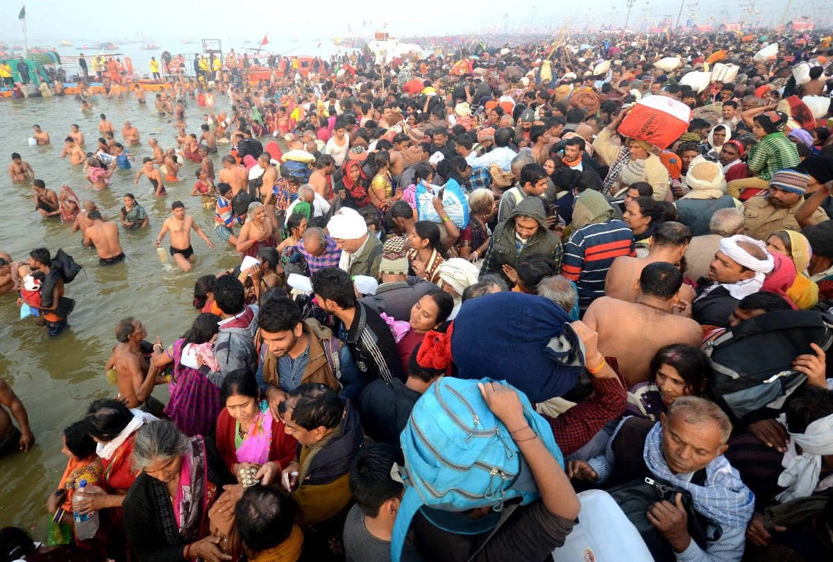 Kumbh mela 2019 mauni amavasya Dusra shahi snan Devotees holy dip in sangam