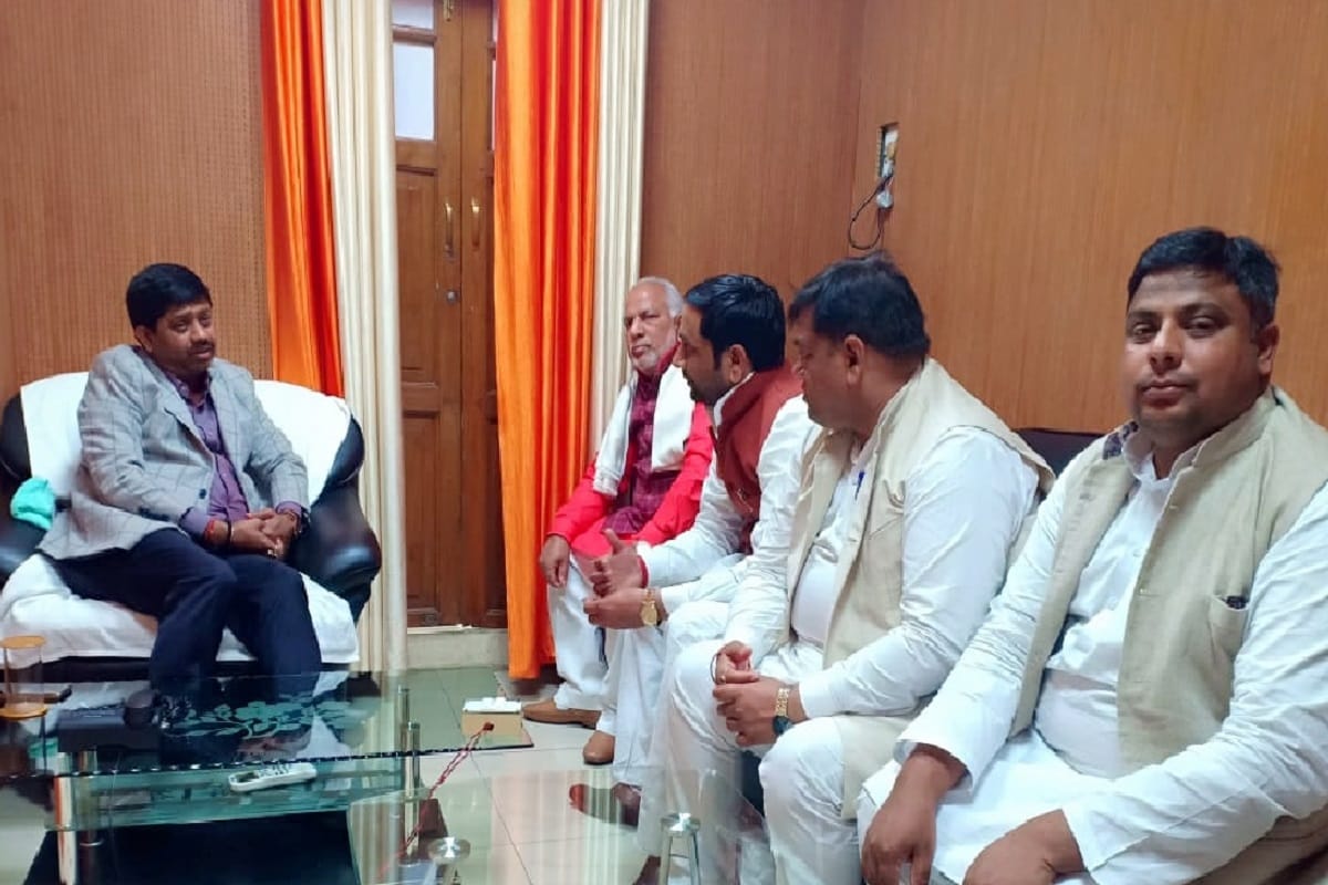 Meerut BJP MLA has met Minister Nand Gopal Nandi and talked about air travel project