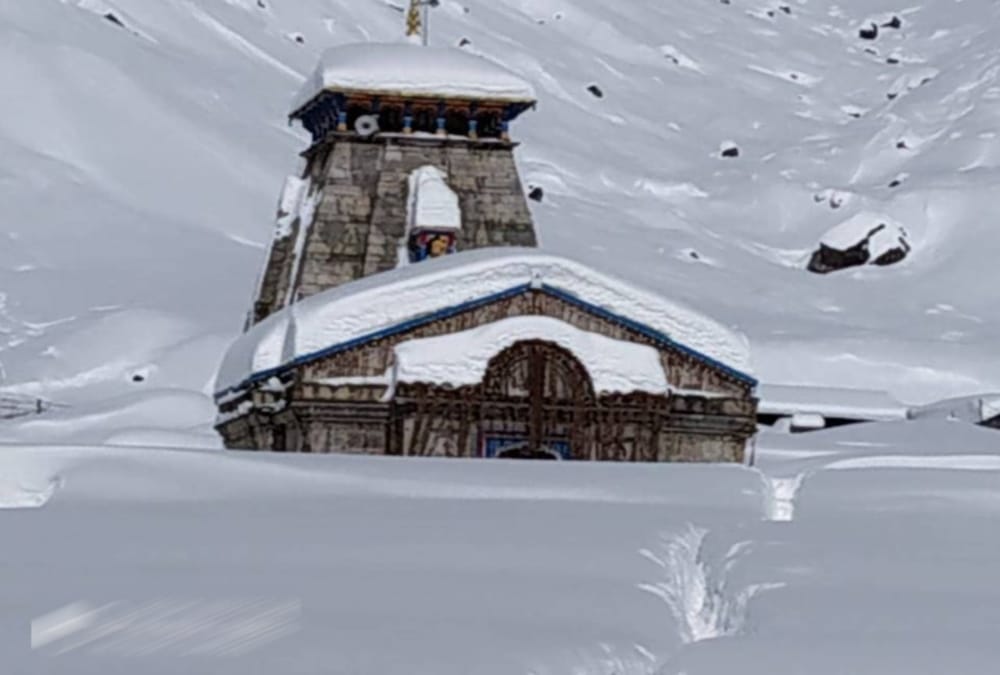 kedarnath temple half covered with snow see photos