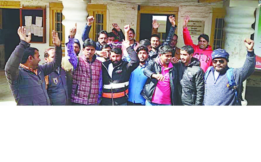 People performed the demand for road construction