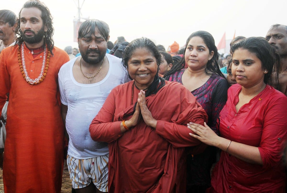 kumbh mela 2019 shai snan in mauni amavashya Mahamandaleshwar Niranjan Jyoti at prayagraj
