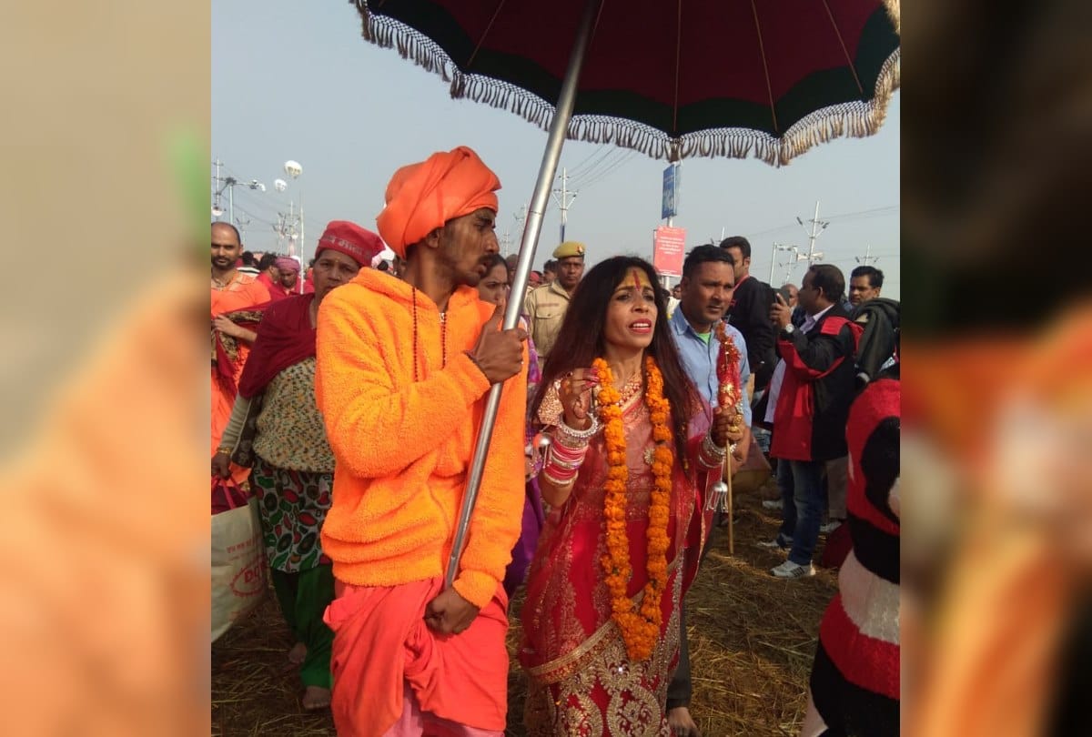 kumbh mela 2019 shai snan in mauni amavashya Mahamandaleshwar Niranjan Jyoti at prayagraj