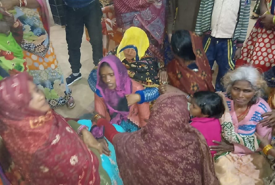 स्कूली वाहन से कुचलकर डेढ़ साल के बच्चे की मौत