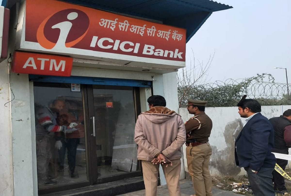 Thieves stole ICICI Bank ATM in mathura