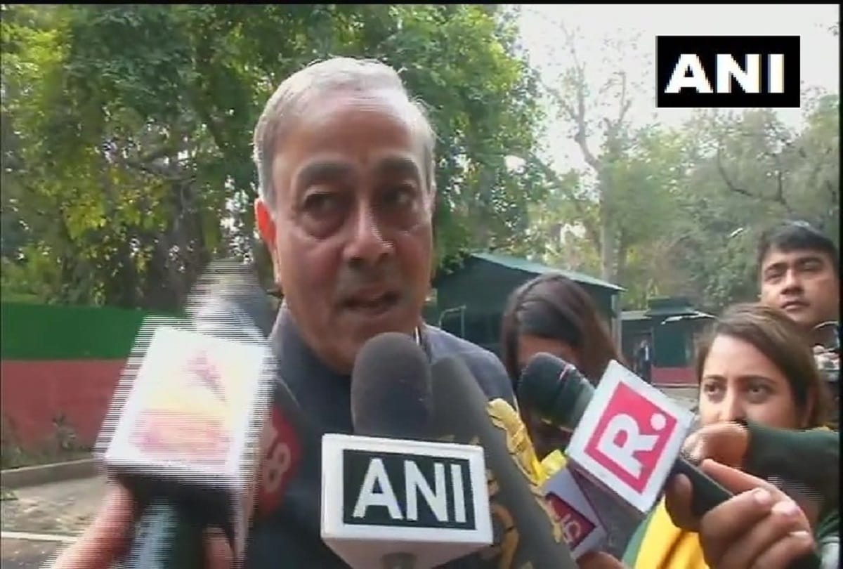 Congress MP sanjay singh attacks pm narendra modi robert vadra priyanka gandhi poster politics