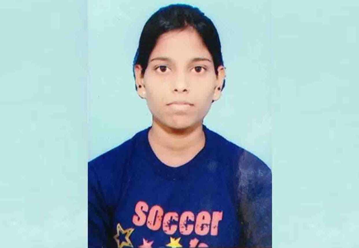 girl committed suicide in absence of elder sister