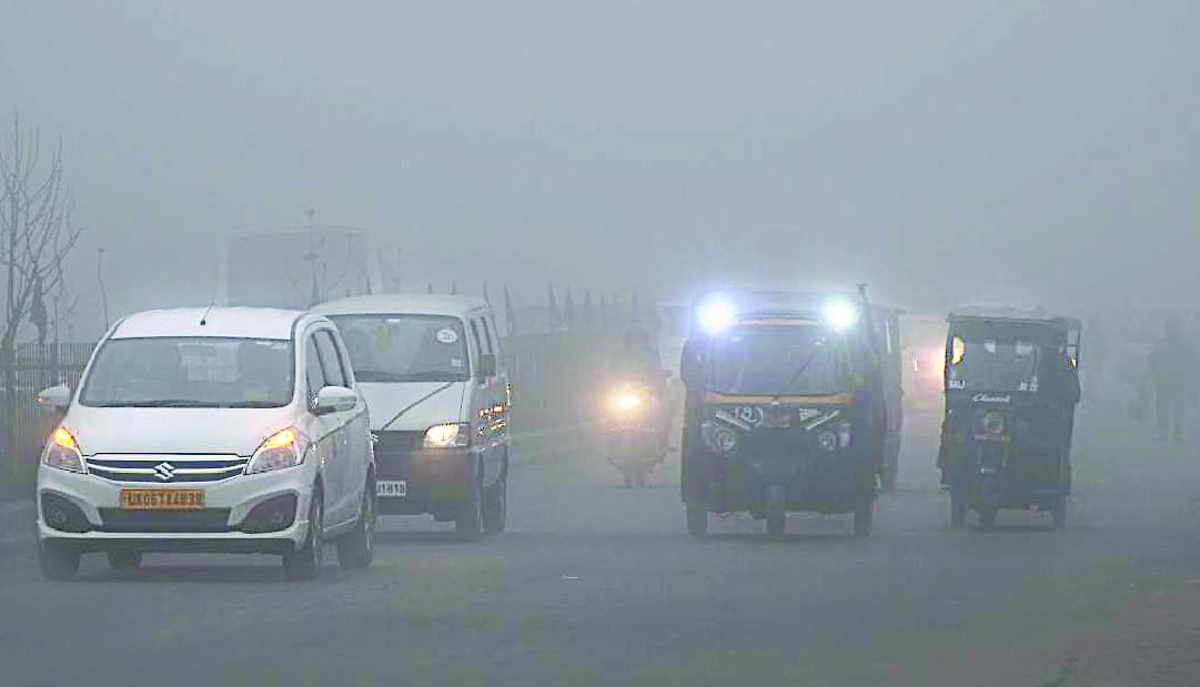 Driving in Fog Read six Safety Tips Car Driving For Winter