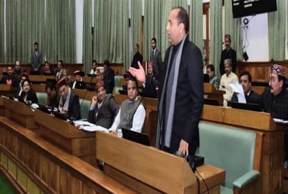 bjp mla rakesh pathania raised questions against his own govt in himachal budget session