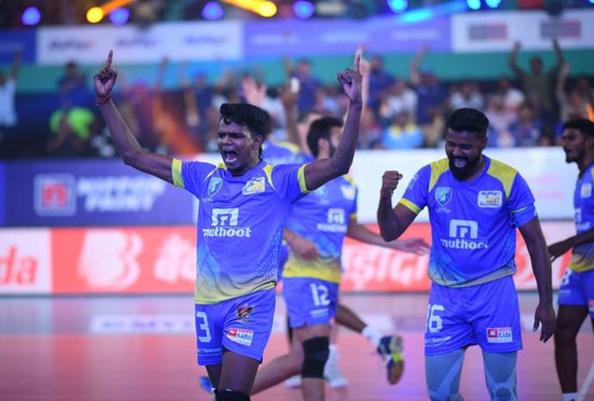 Kochi Blue Spikers sinks Ahmedabad Defenders in thriller