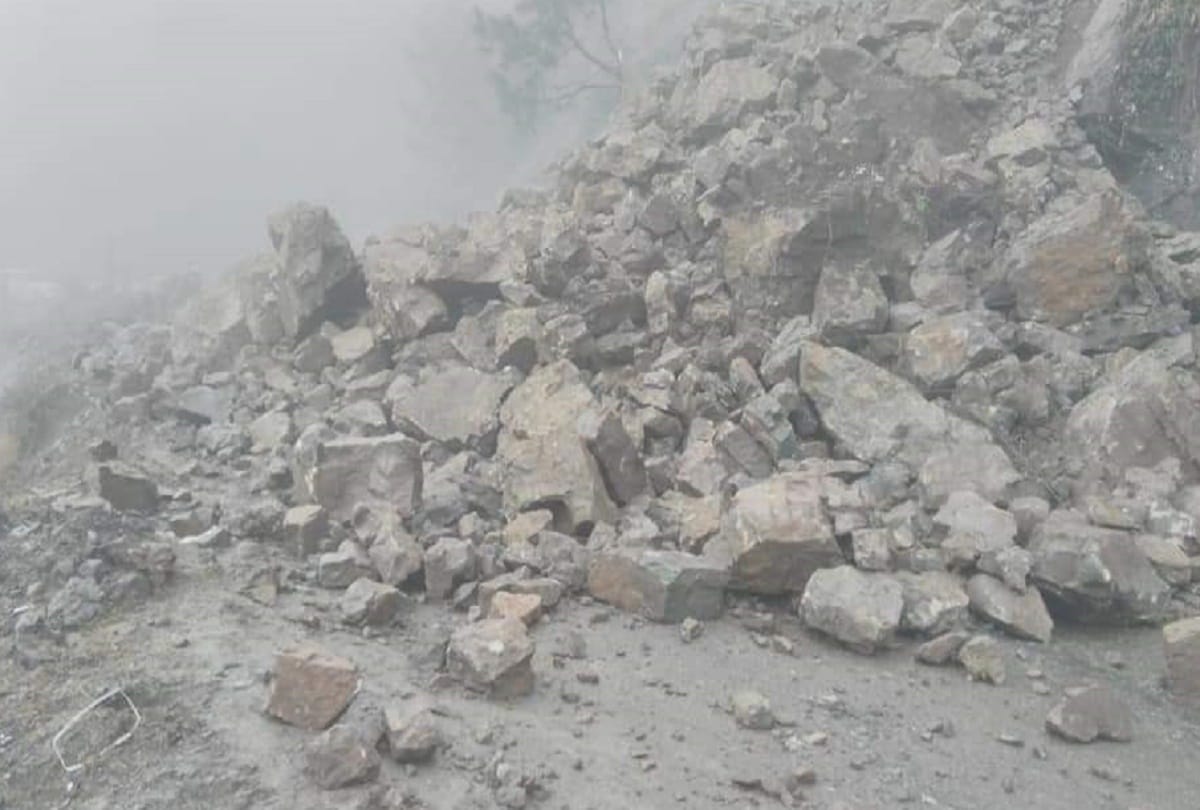 Three injured and two missing due to landslide near Chandikadhar in Rudraprayag