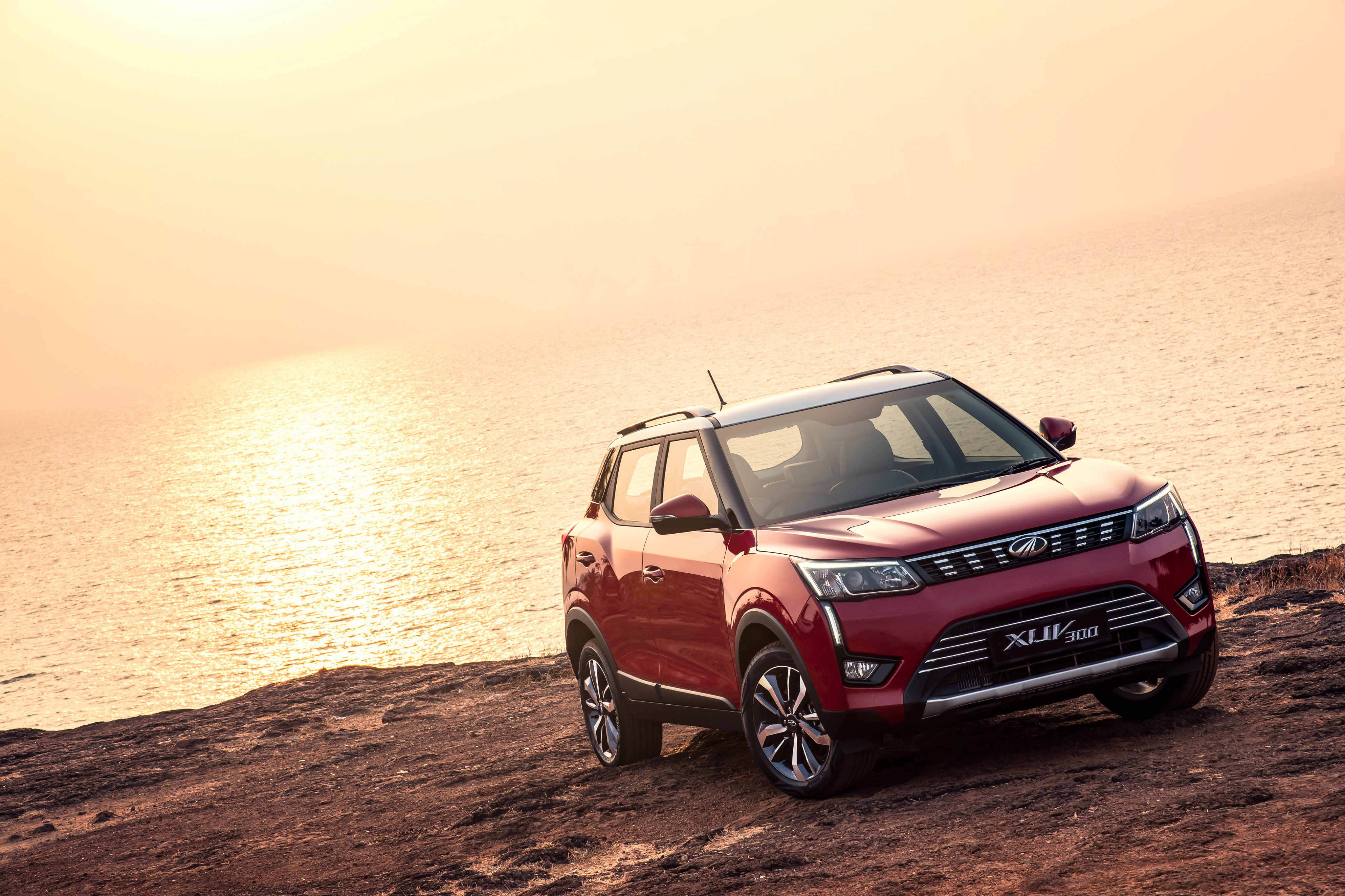 Mahindra & Mahindra launch Mahindra XUV300 sub-4 metre suv with BS6 engine, know the prices