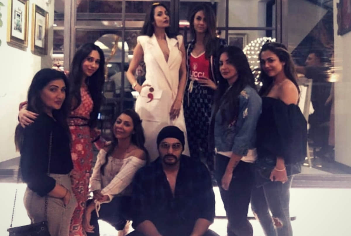 malaika arora and arjun kapoor spotted at gauri khan night party