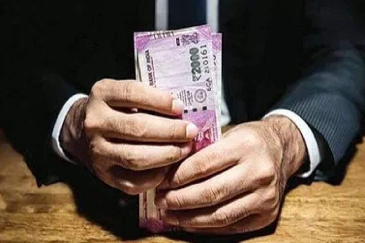 The case of cheating has been registered against the District Bar Association clerk in Muzaffarnagar